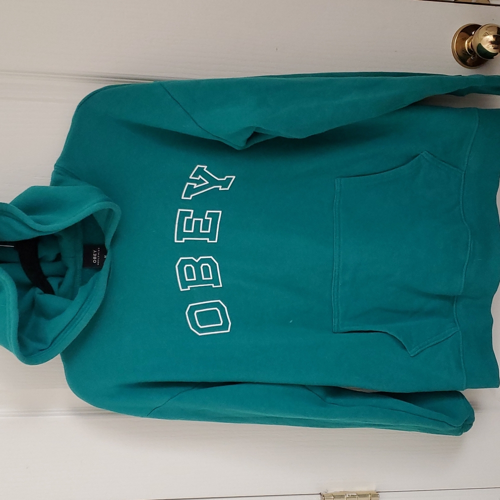 Green hoodie obey size M long sleeve front pocket